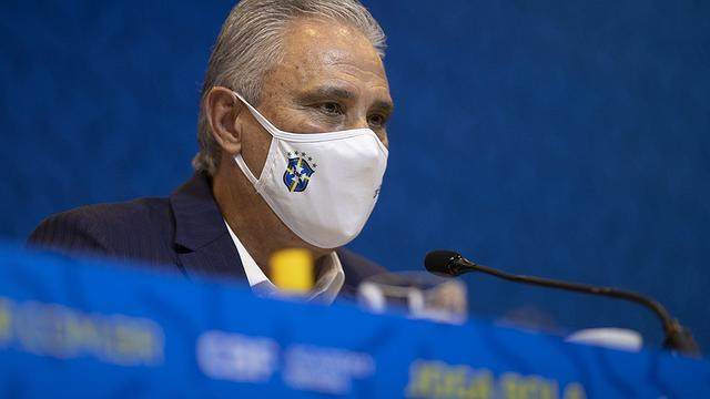 开云体育下载网页版-巴西队该招阿尔维斯库蒂尼奥吗？蒂特有他的考虑！