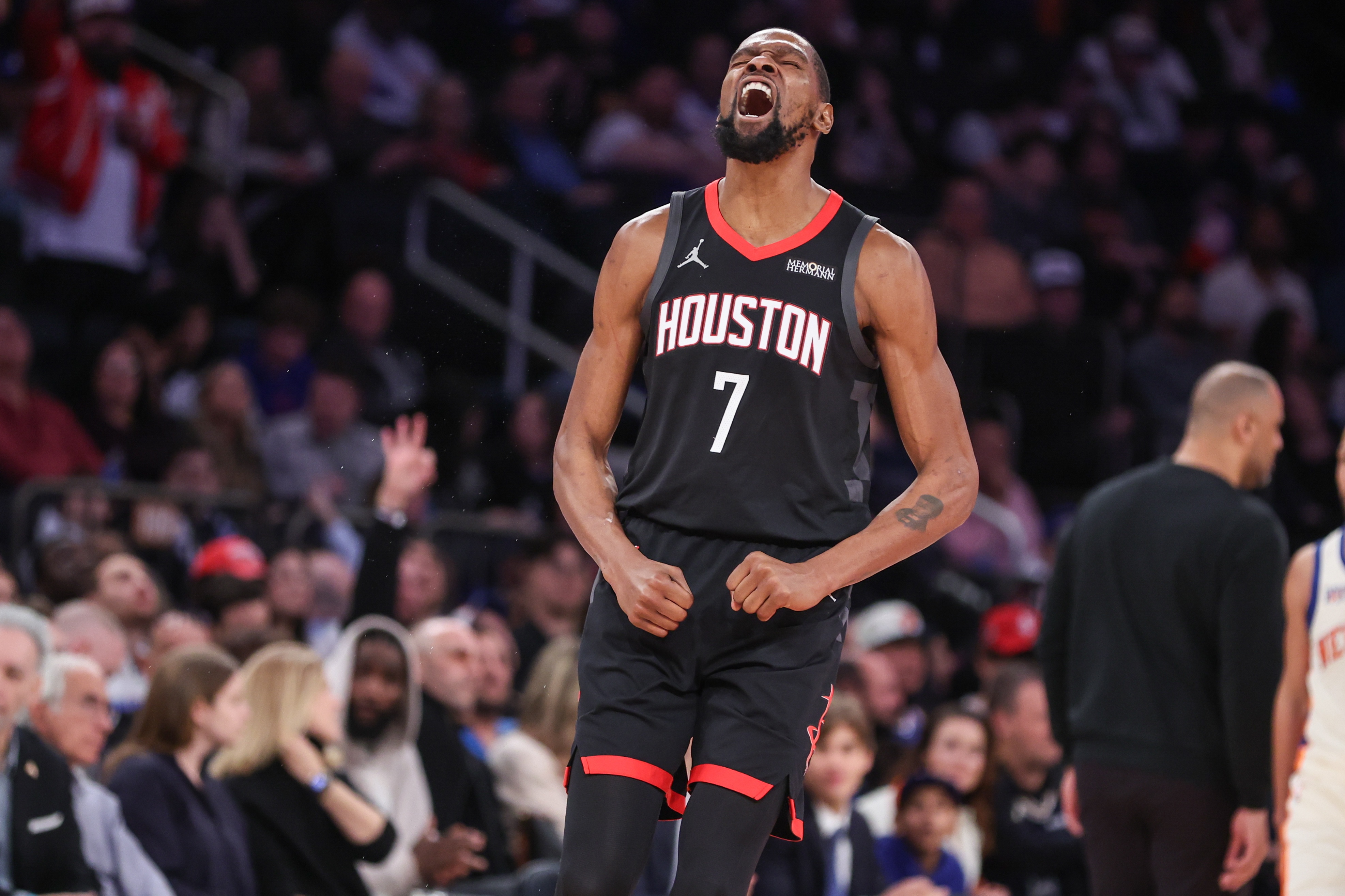 开云体育下载网址-KD全明星后场均29.4分6.1板5.1助&amp;命中率54.1% 同期总得分联盟第1